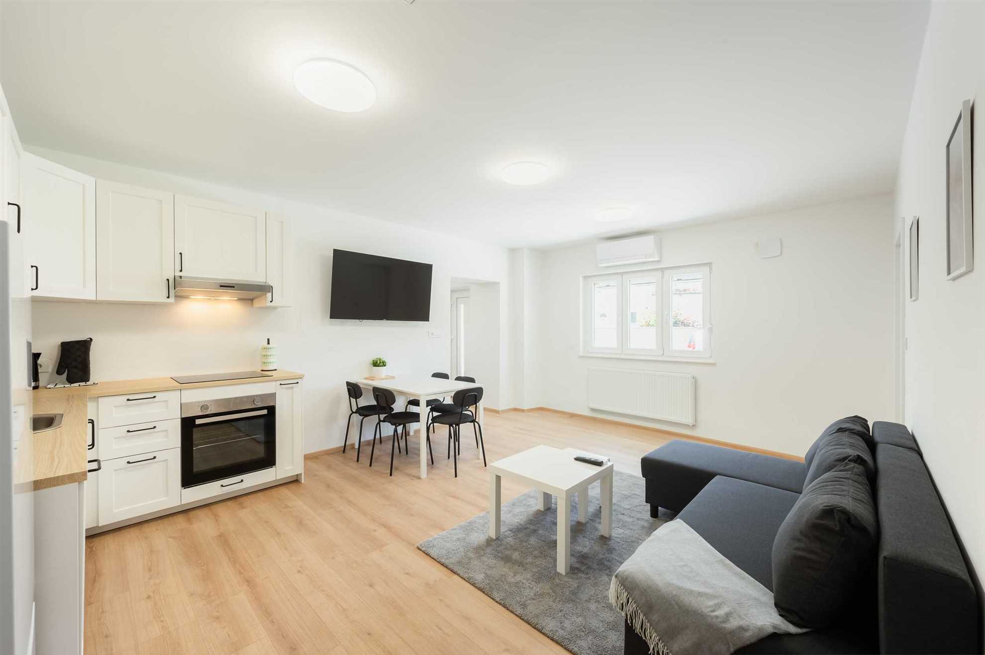 Argo 5, 5 pax Residence