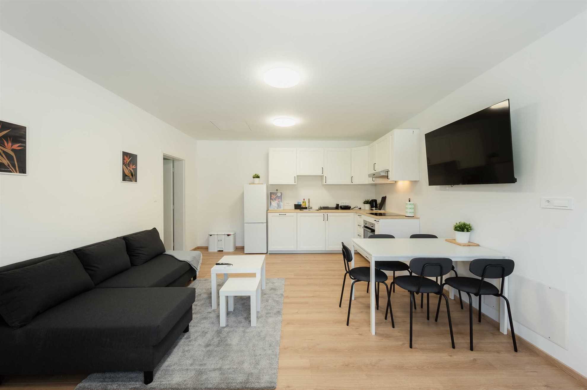 Argo 5, 5 pax Residence