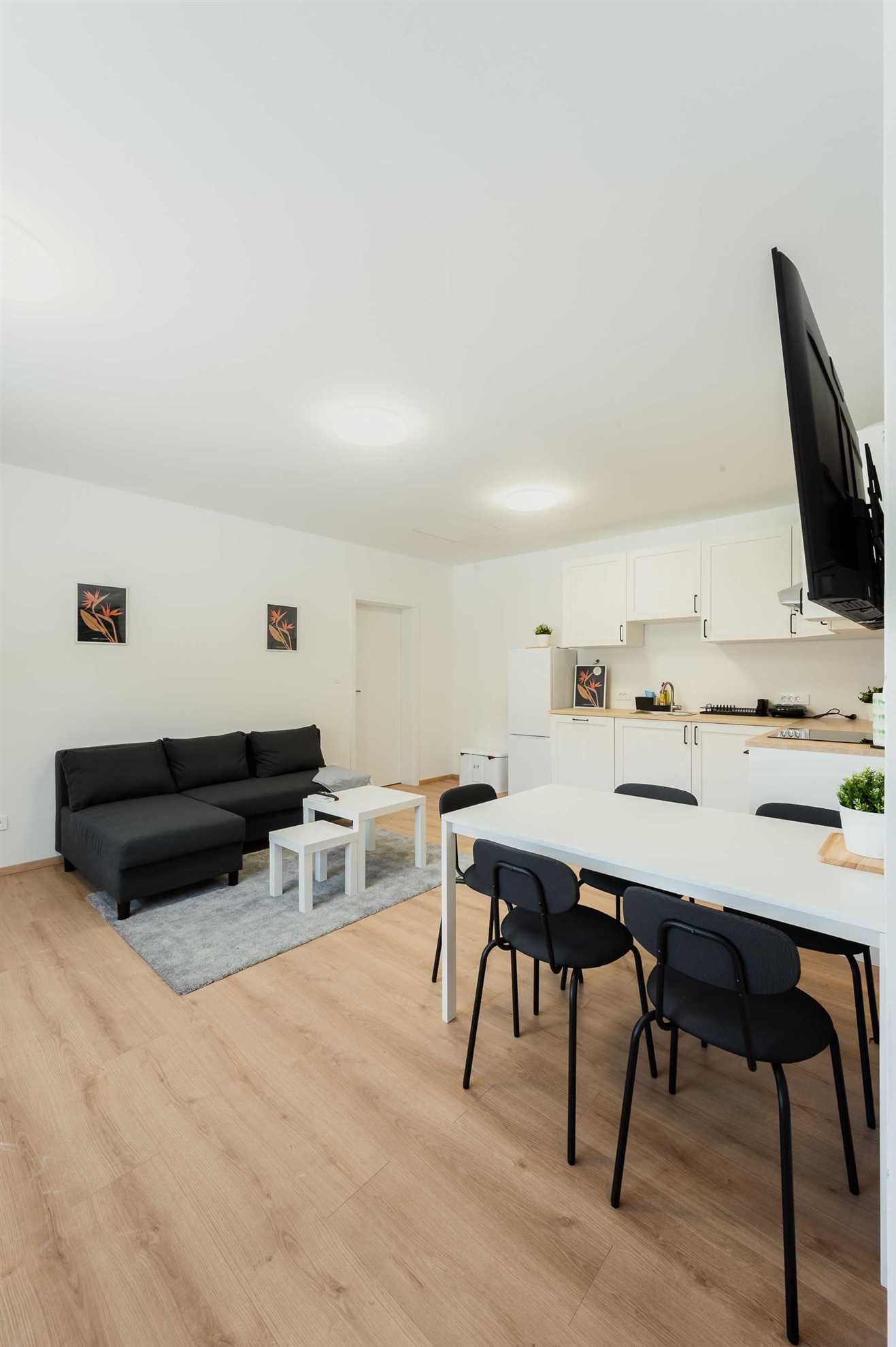 Argo 5, 5 pax Residence