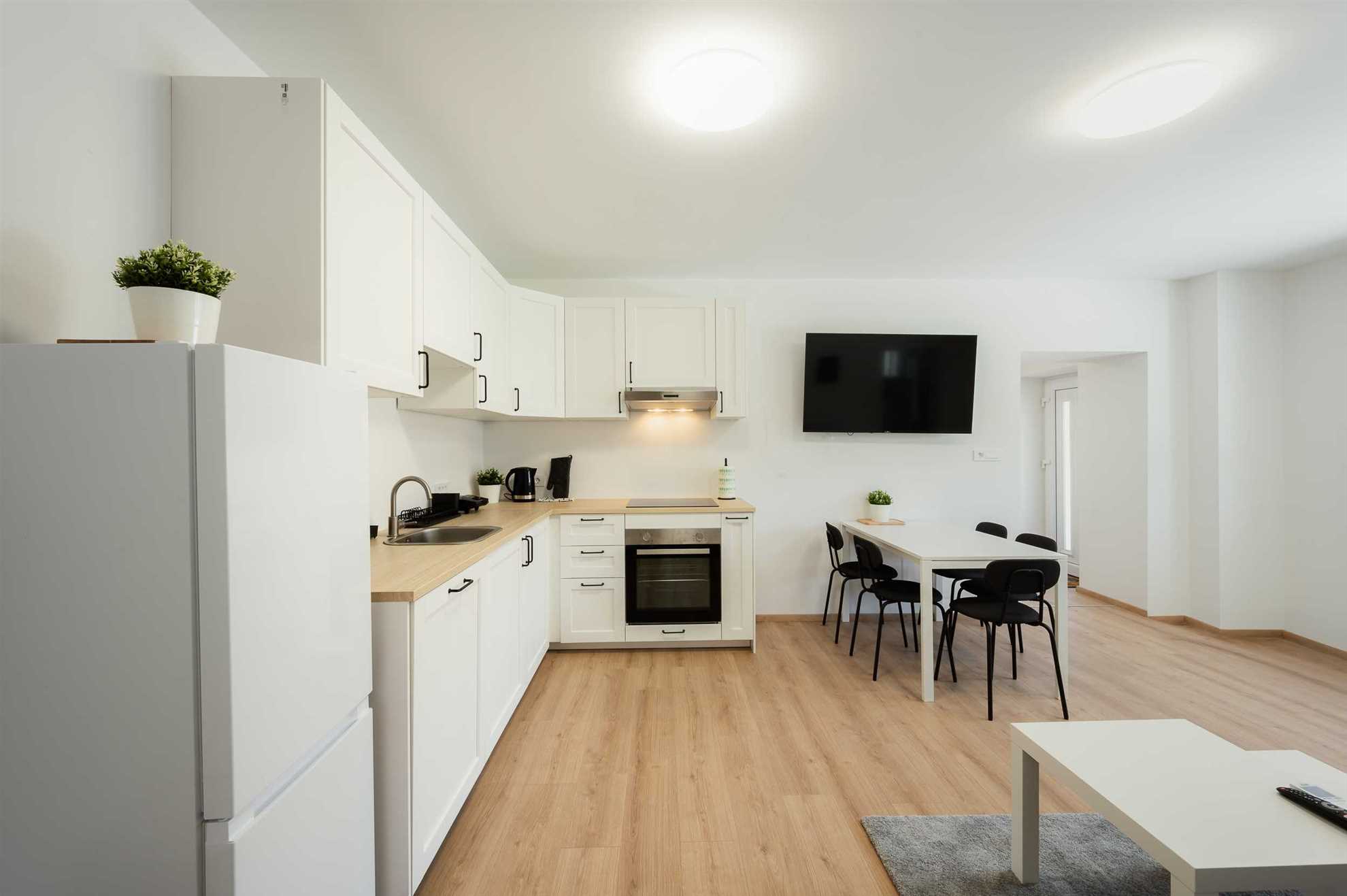 Argo 5, 5 pax Residence