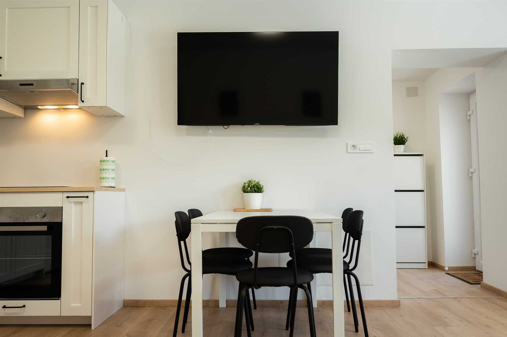 Argo 5, 5 pax Residence