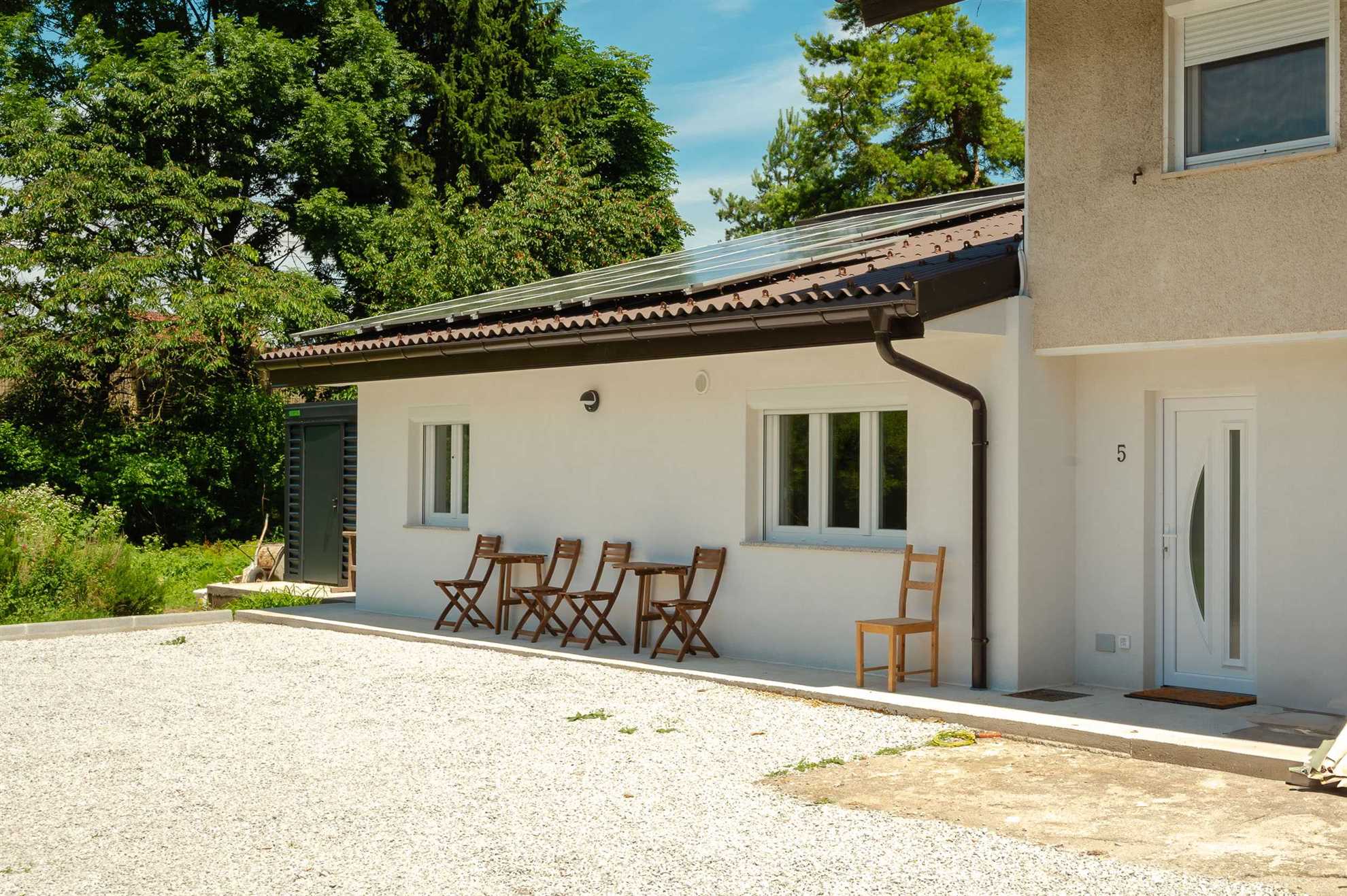 Argo 5, 5 pax Residence