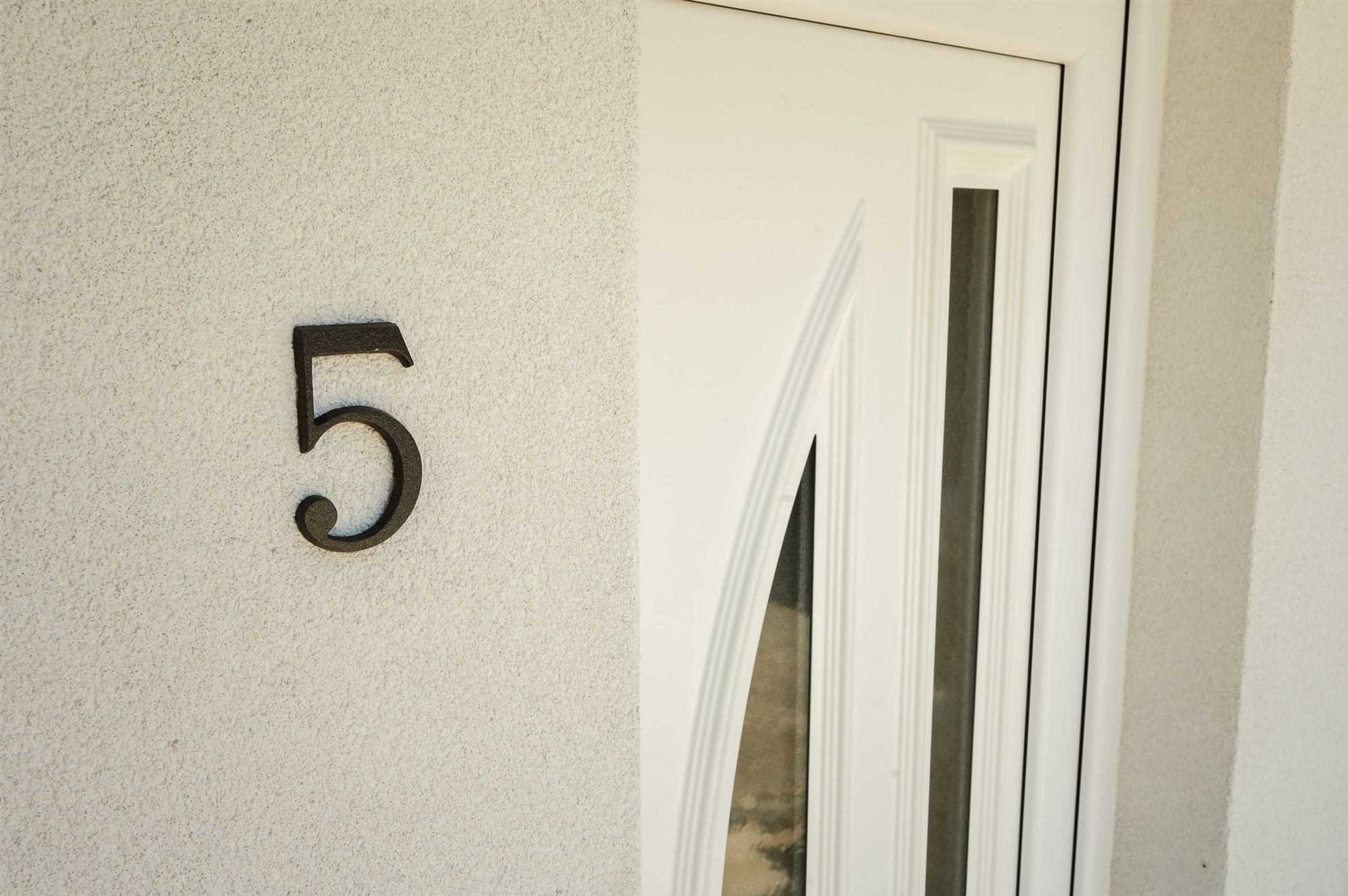 Argo 5, 5 pax Residence