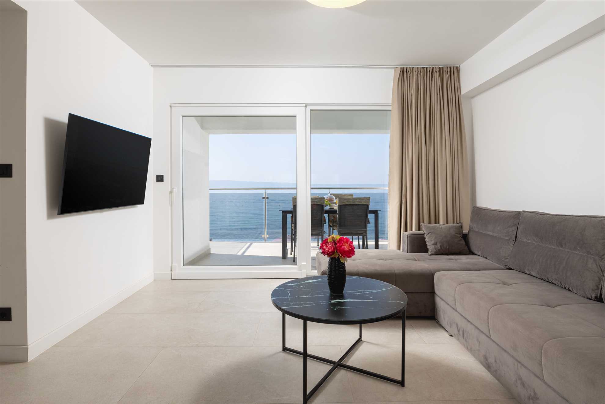 Seaside Luxury Apartment Tanita