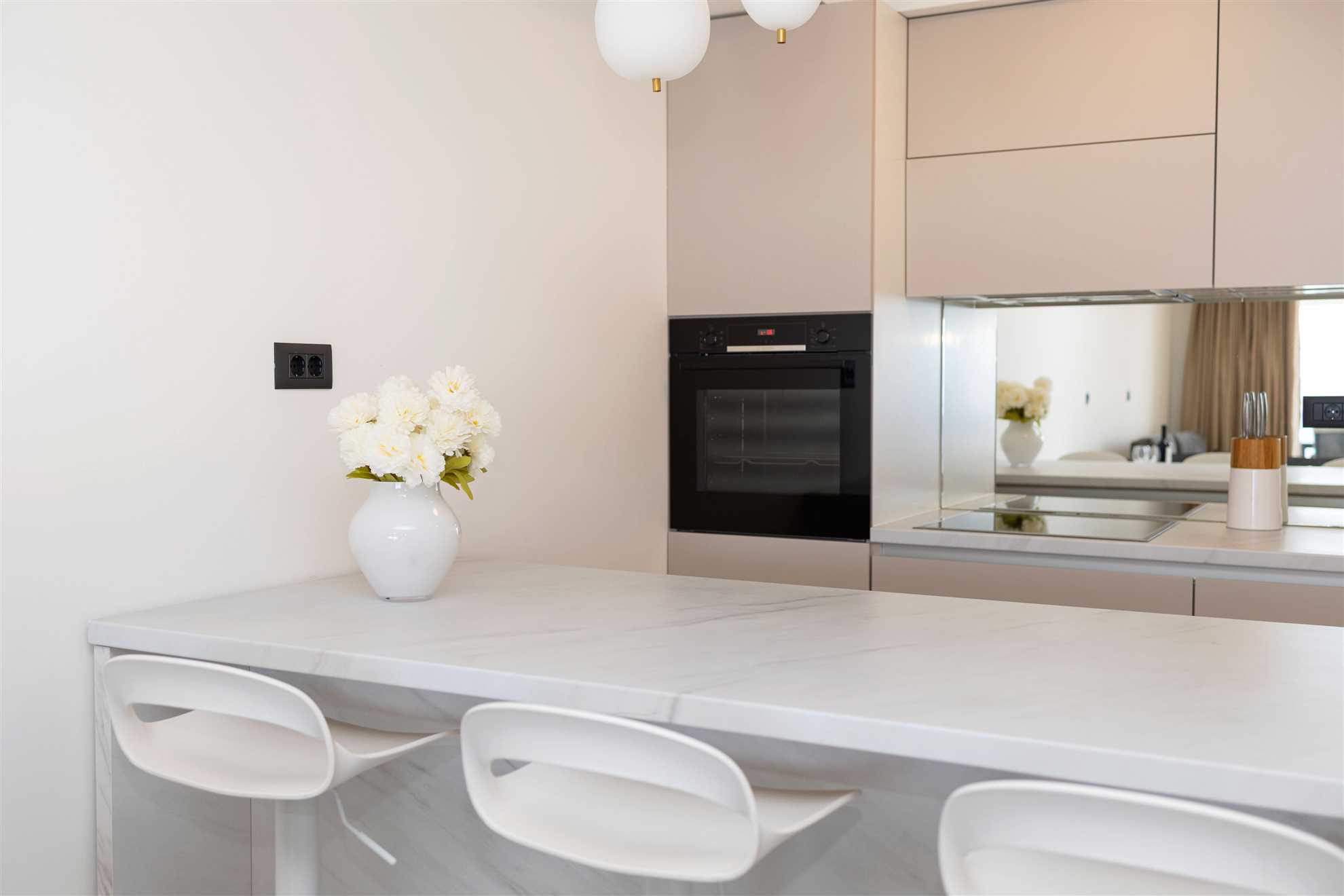Seaside Luxury Apartment Tanita