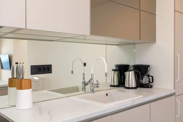 Podstrana Beach-Access 2-Bedroom Apartment for 6