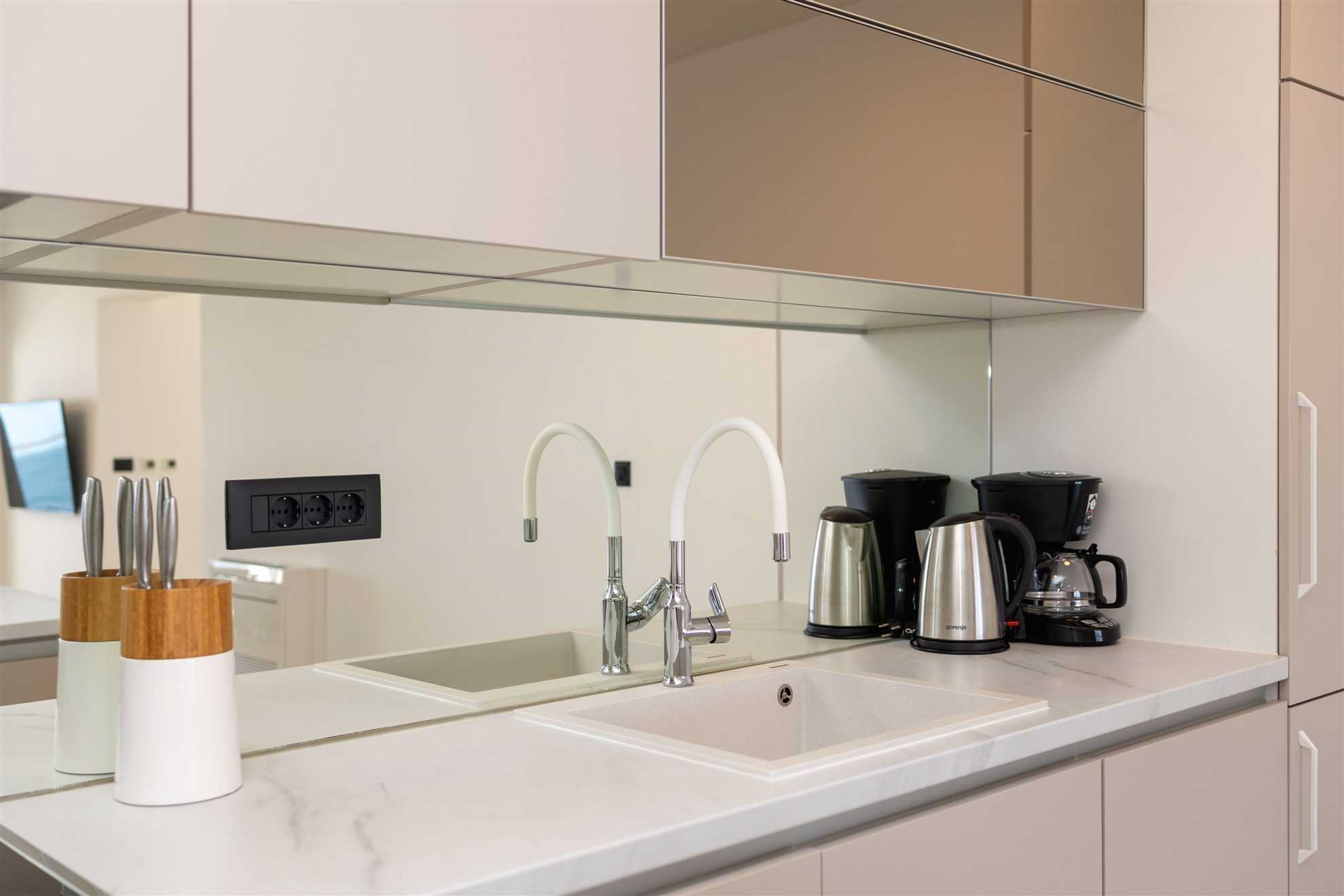 Seaside Luxury Apartment Tanita