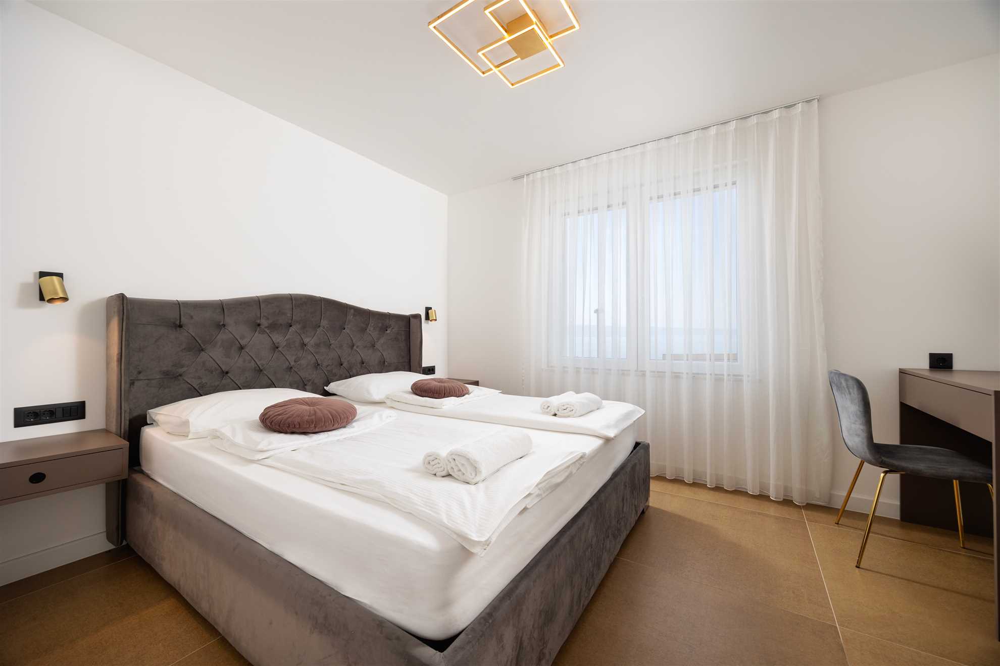 Seaside Luxury Apartment Tanita