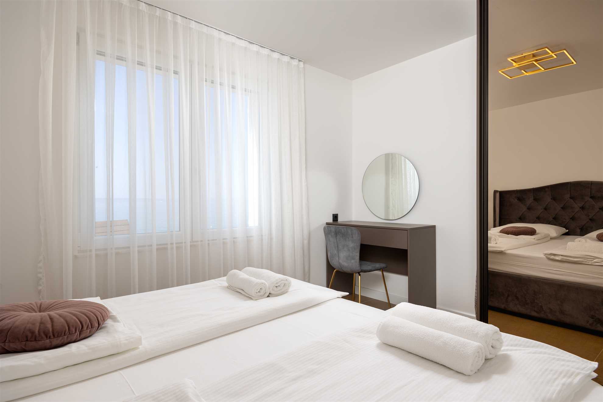 Seaside Luxury Apartment Tanita