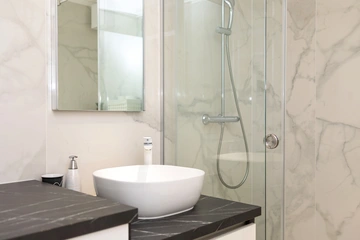 Podstrana Beach-Access 2-Bedroom Apartment for 6