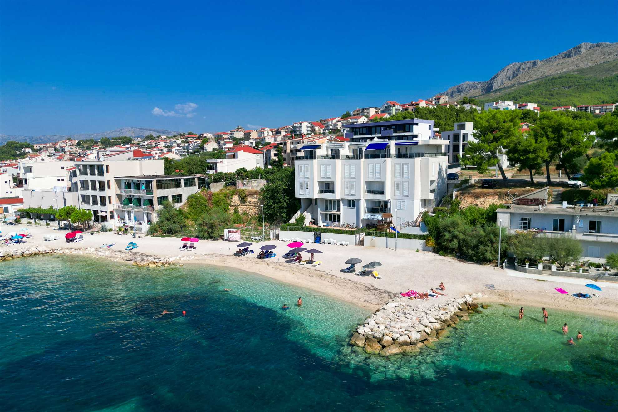 Seaside Luxury Apartment Tanita