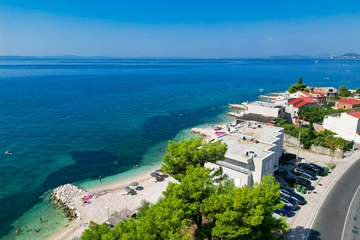 Podstrana Beach-Access 2-Bedroom Apartment for 6