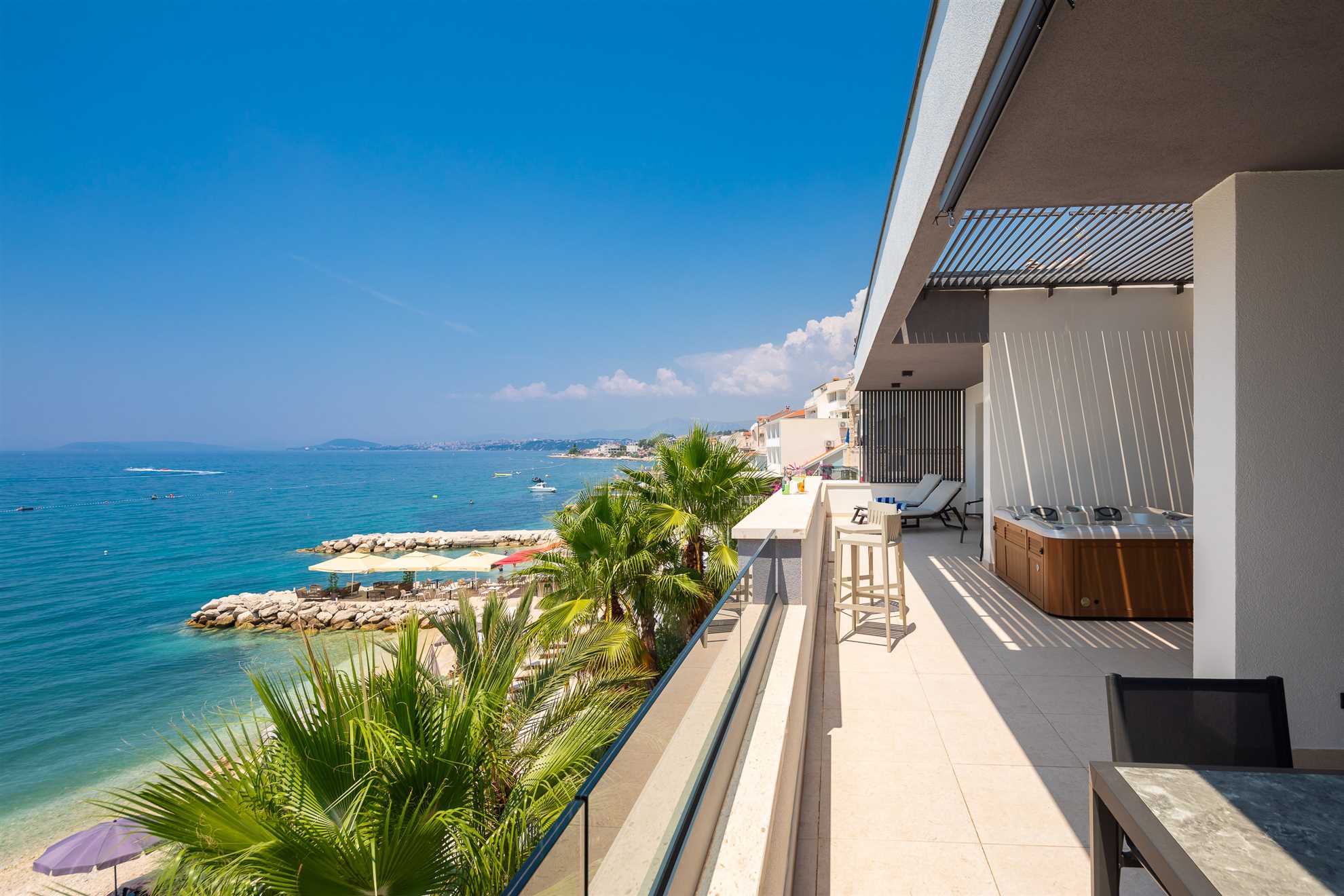 Paoma Luxury Beach Suite With Jacuzzi