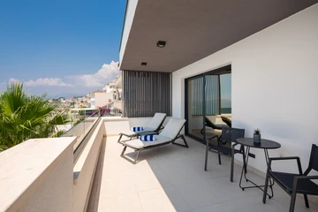 Podstrana Beach Penthouse with Private Jacuzzi