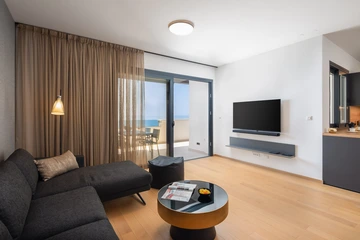 Podstrana Beach Penthouse with Private Jacuzzi