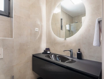 Podstrana Beach Penthouse with Private Jacuzzi