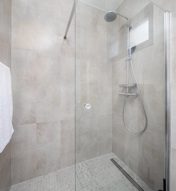 Podstrana Beach Penthouse with Private Jacuzzi