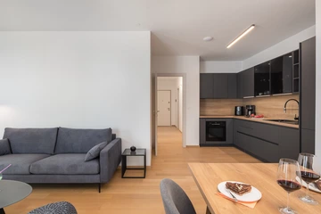 Podstrana Beachfront Apartment for 4 Guests