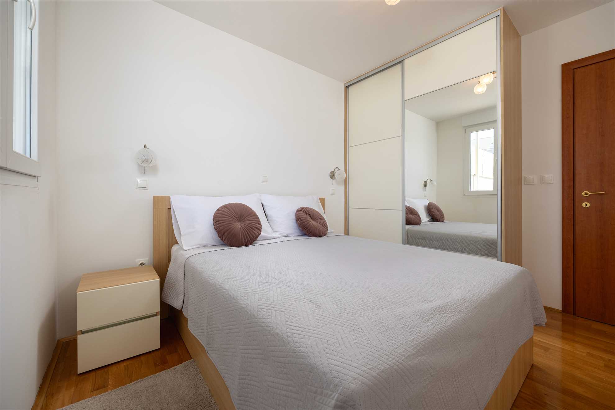 Rose Penthouse Apartment Split