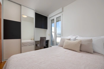 Split 4-Bedroom Penthouse with Private Balcony