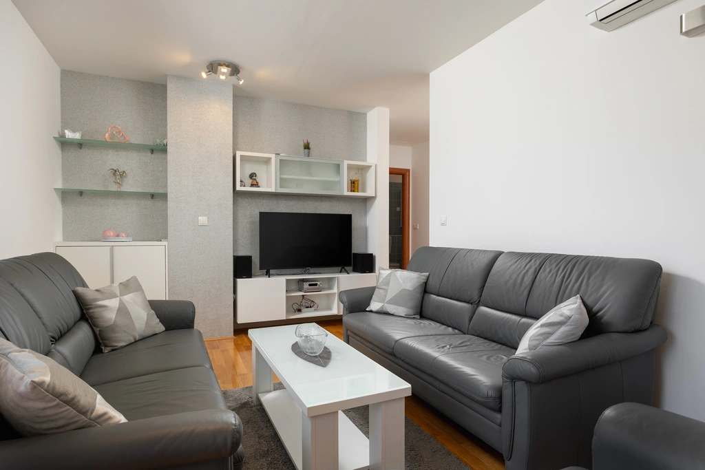 Split 4-Bedroom Penthouse with Private Balcony
