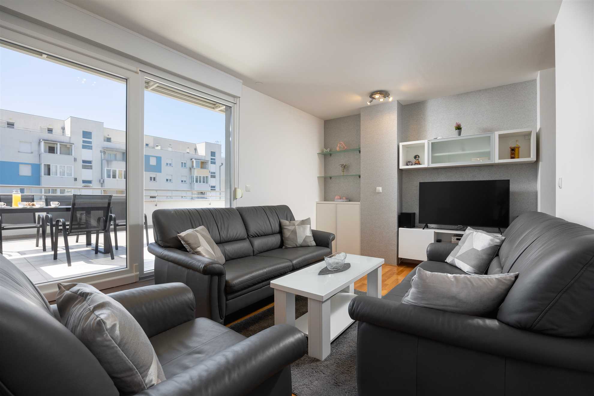Rose Penthouse Apartment Split