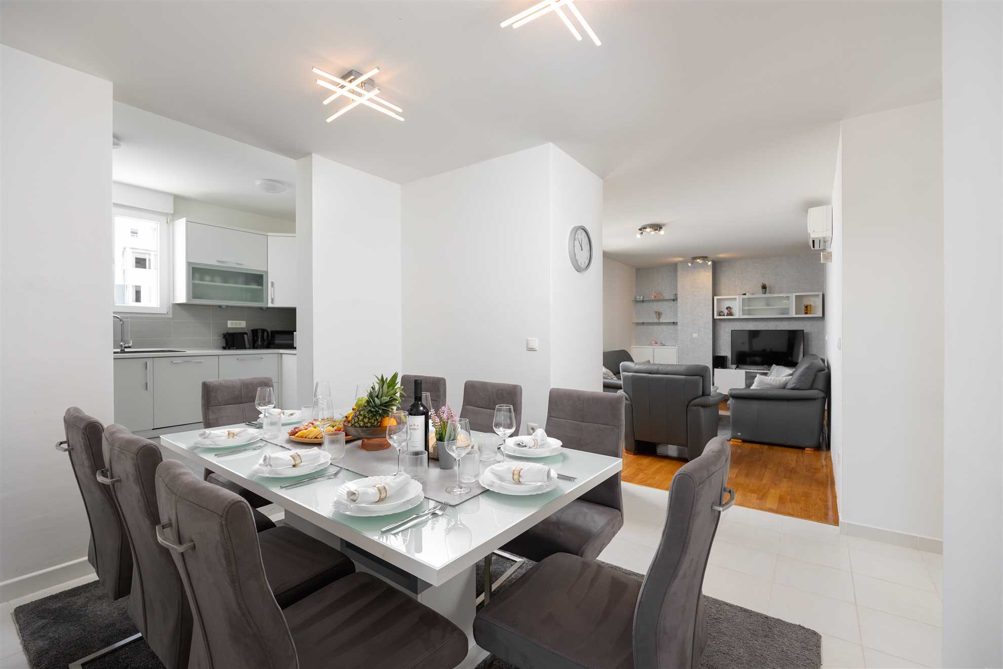 Rose Penthouse Apartment Split