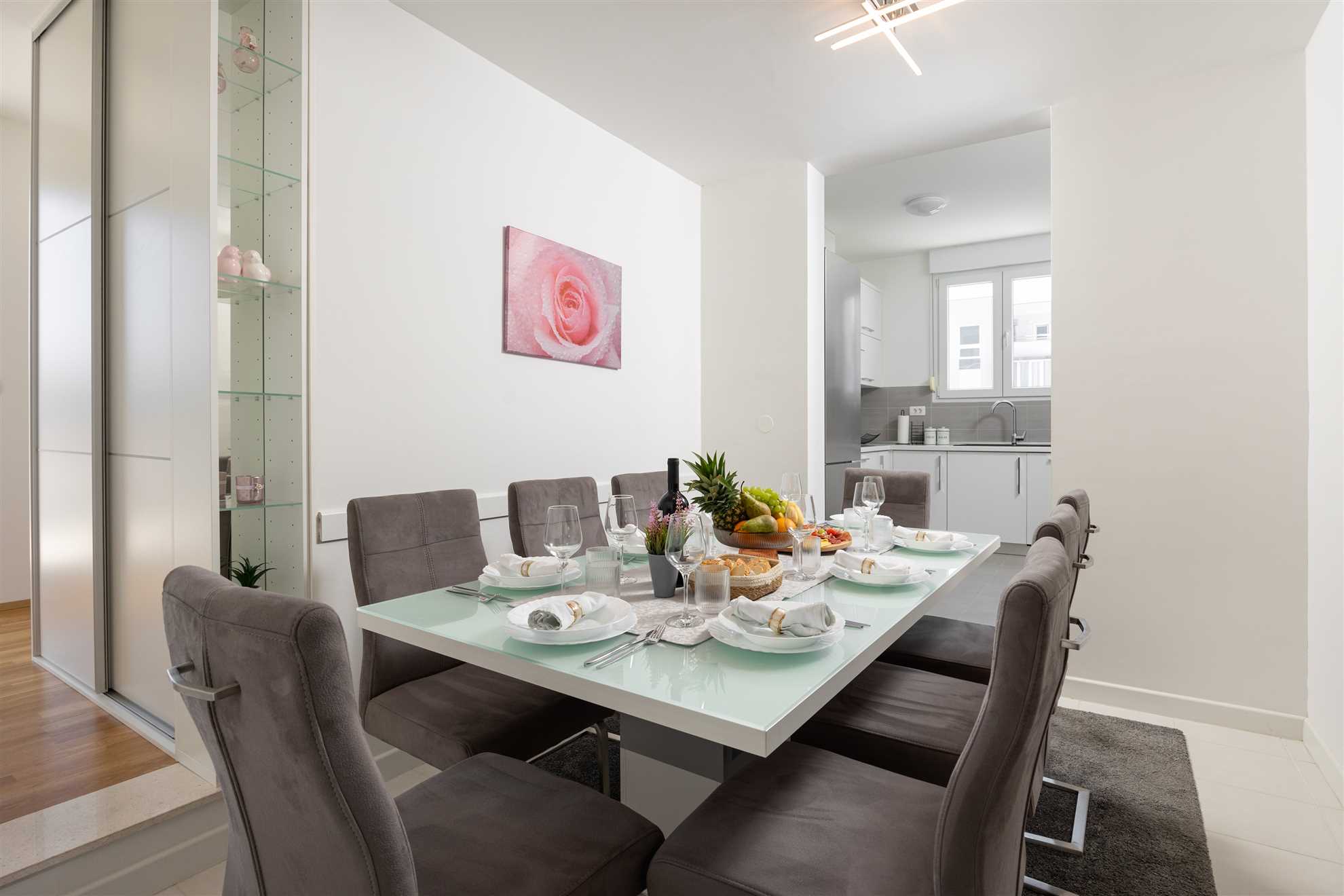 Rose Penthouse Apartment Split