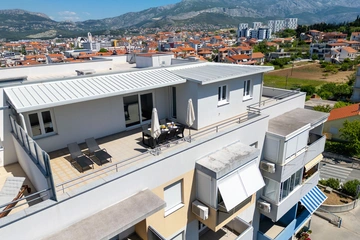 Split 4-Bedroom Penthouse with Private Balcony