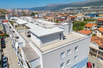 Split 4-Bedroom Penthouse with Private Balcony
