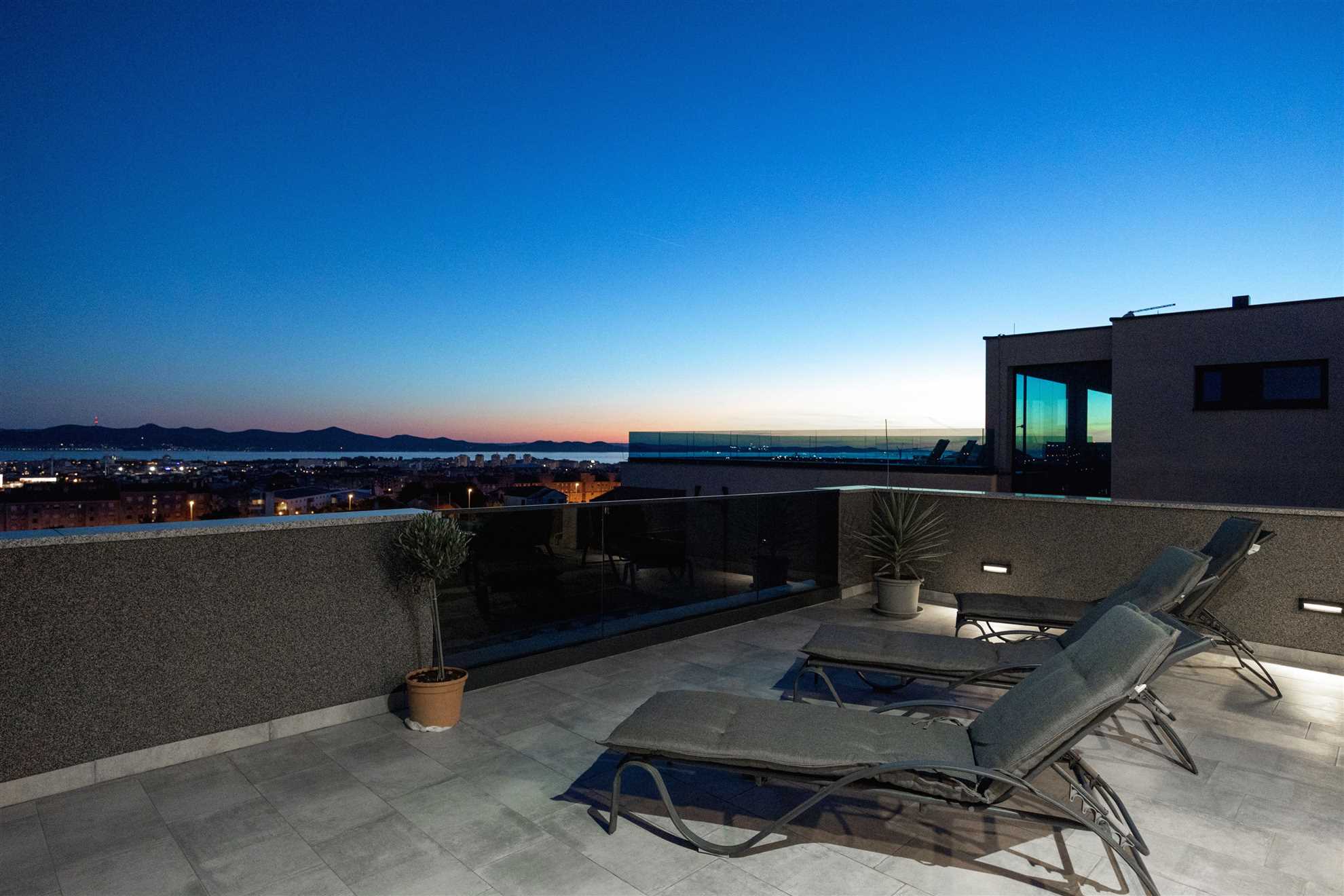 Villa Beverly Hills, Heated pool, Jacuzzi, 12 people