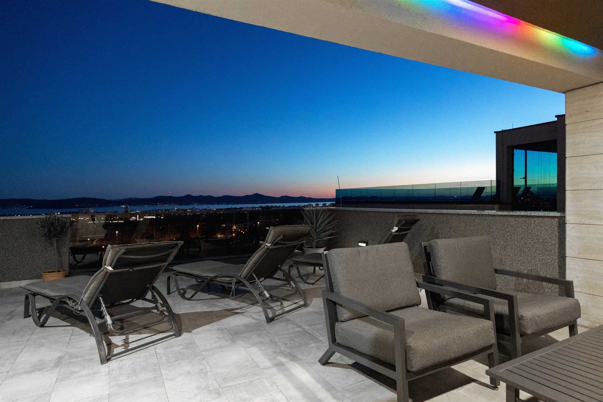 Villa Beverly Hills, Heated pool, Jacuzzi, 12 people