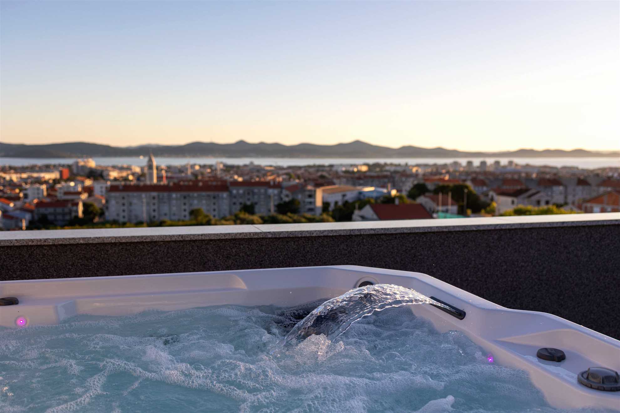 Villa Beverly Hills, Heated pool, Jacuzzi, 12 people