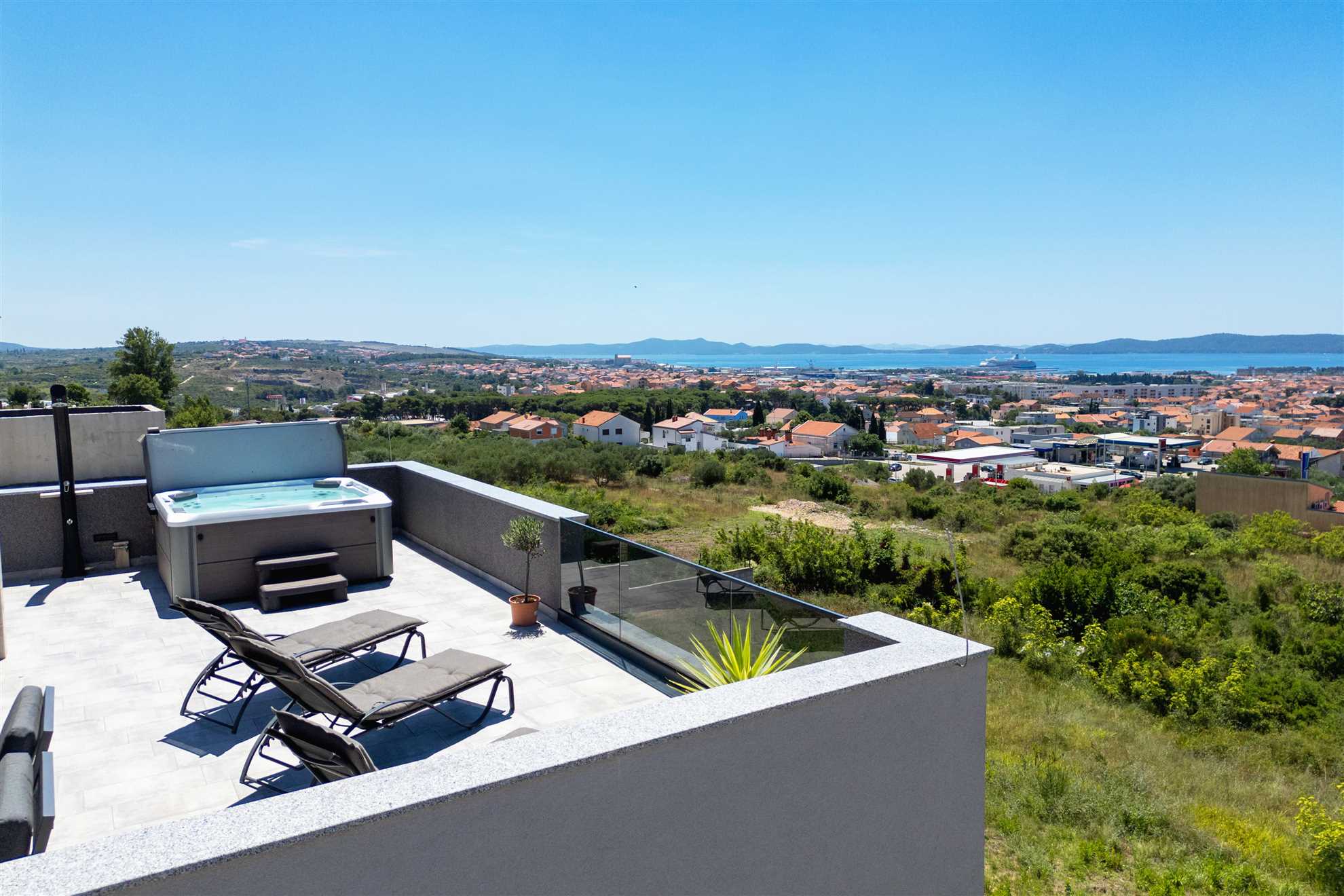 Villa Beverly Hills, Heated pool, Jacuzzi, 12 people