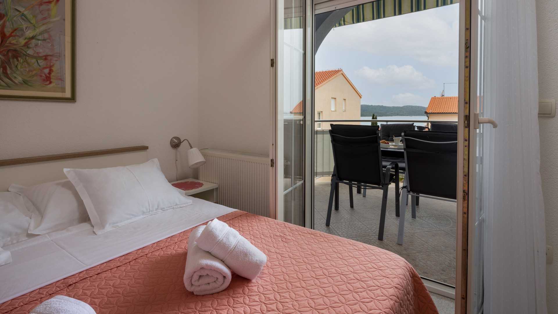 Apartment Delight 1 with seaview balcony near beach - Eos Croatia