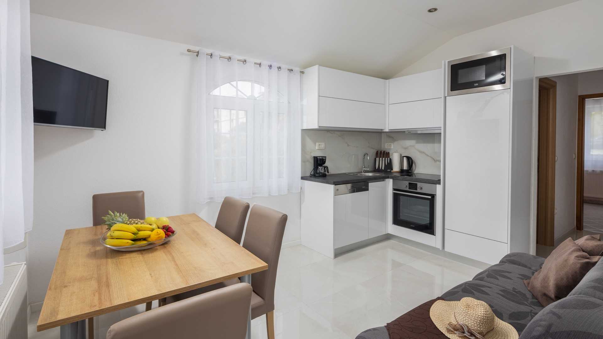 Apartment Delight 1 with seaview balcony near beach - Eos Croatia