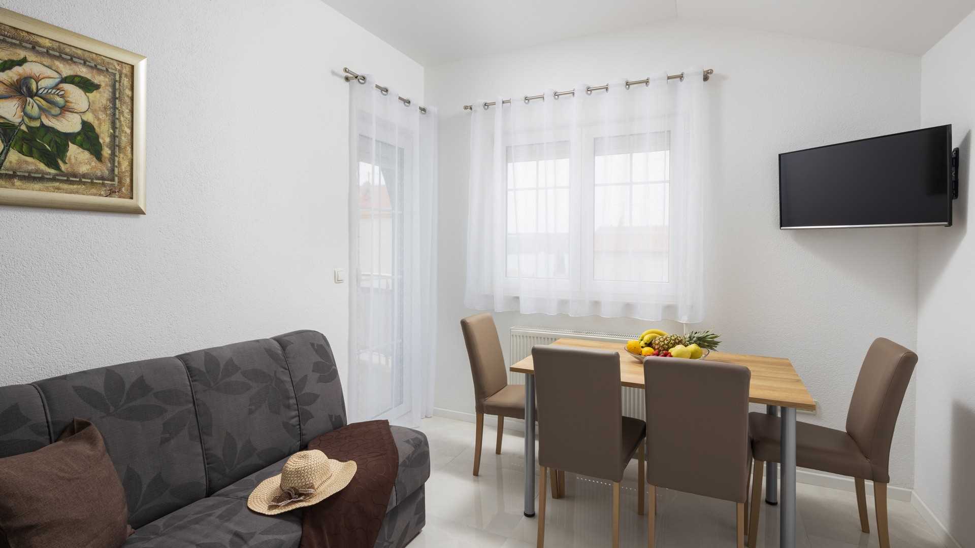Apartment Delight 1 with seaview balcony near beach - Eos Croatia