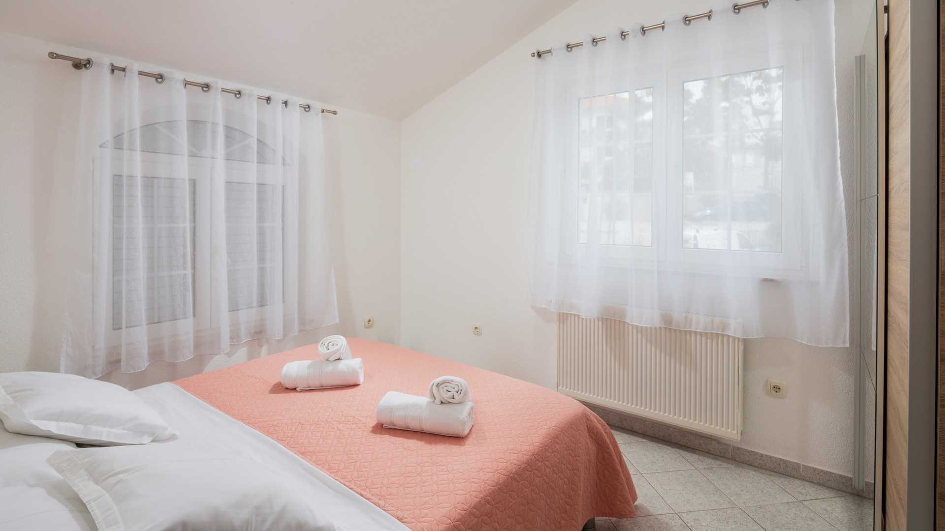Apartment Delight 1 with seaview balcony near beach - Eos Croatia