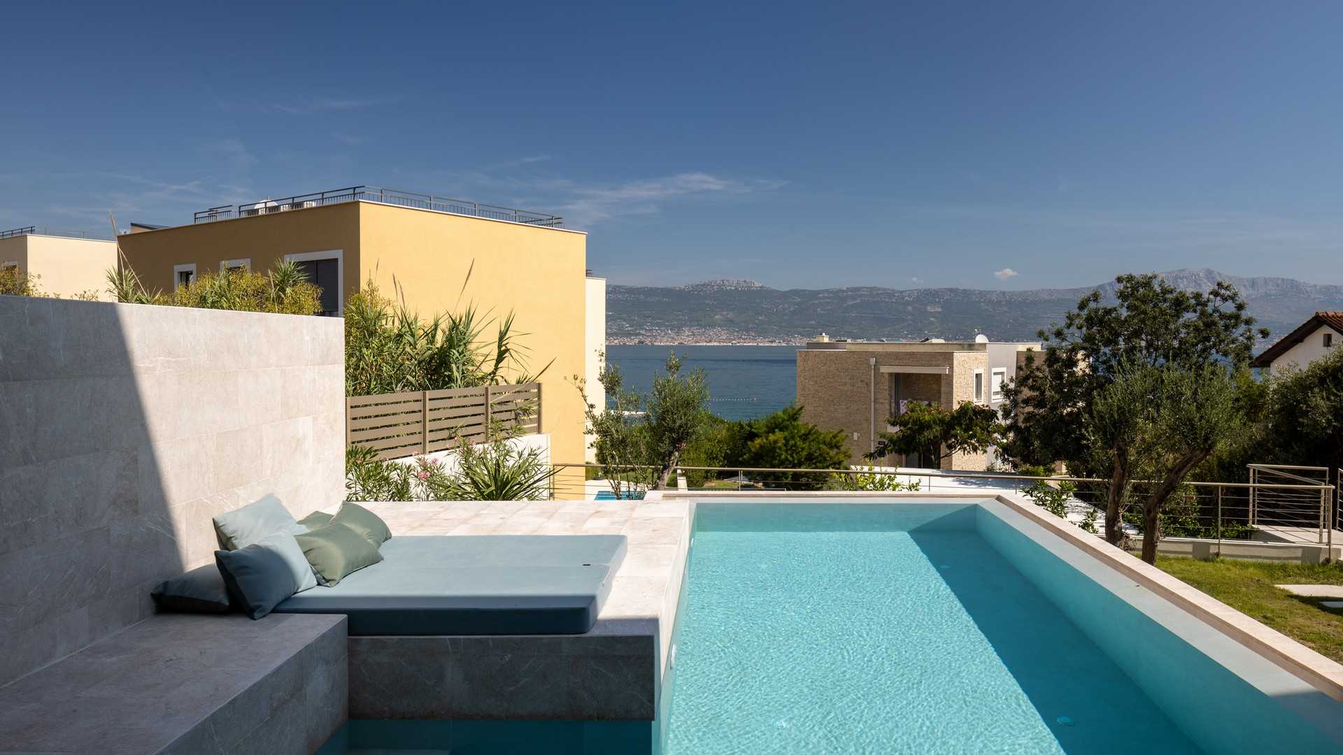 Luxury beachside villa Aqua with pool