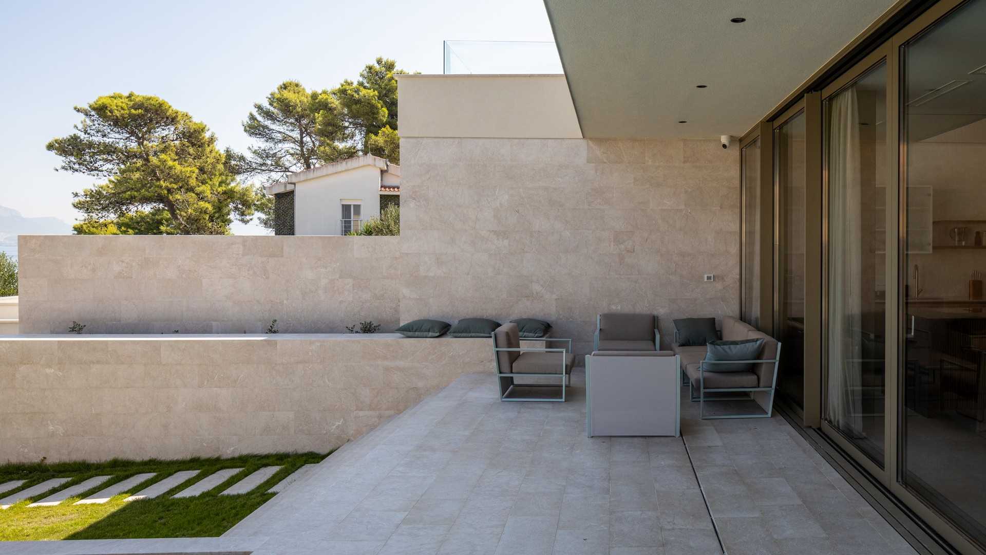 Luxury beachside villa Aqua with pool