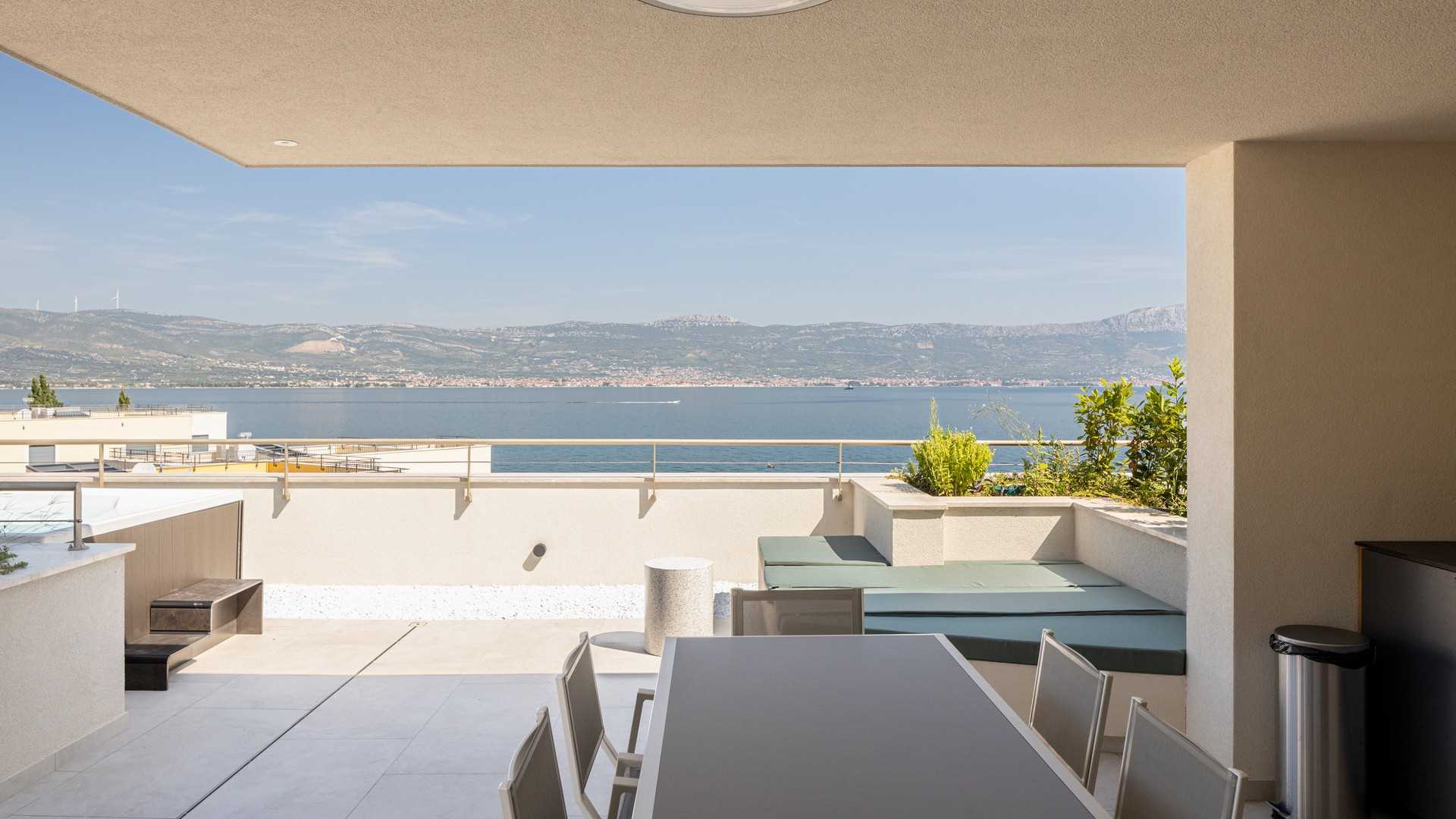 Luxury beachside villa Aqua with pool