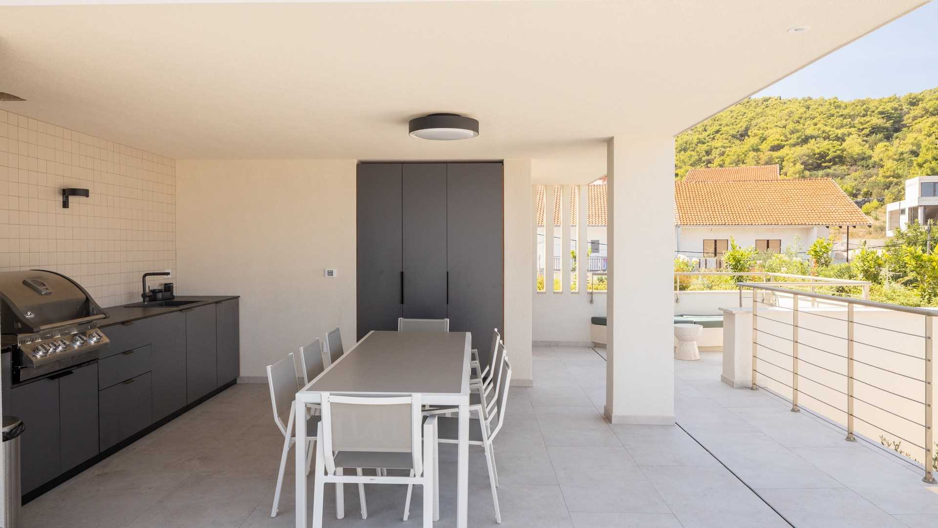 Luxury beachside villa Aqua with pool