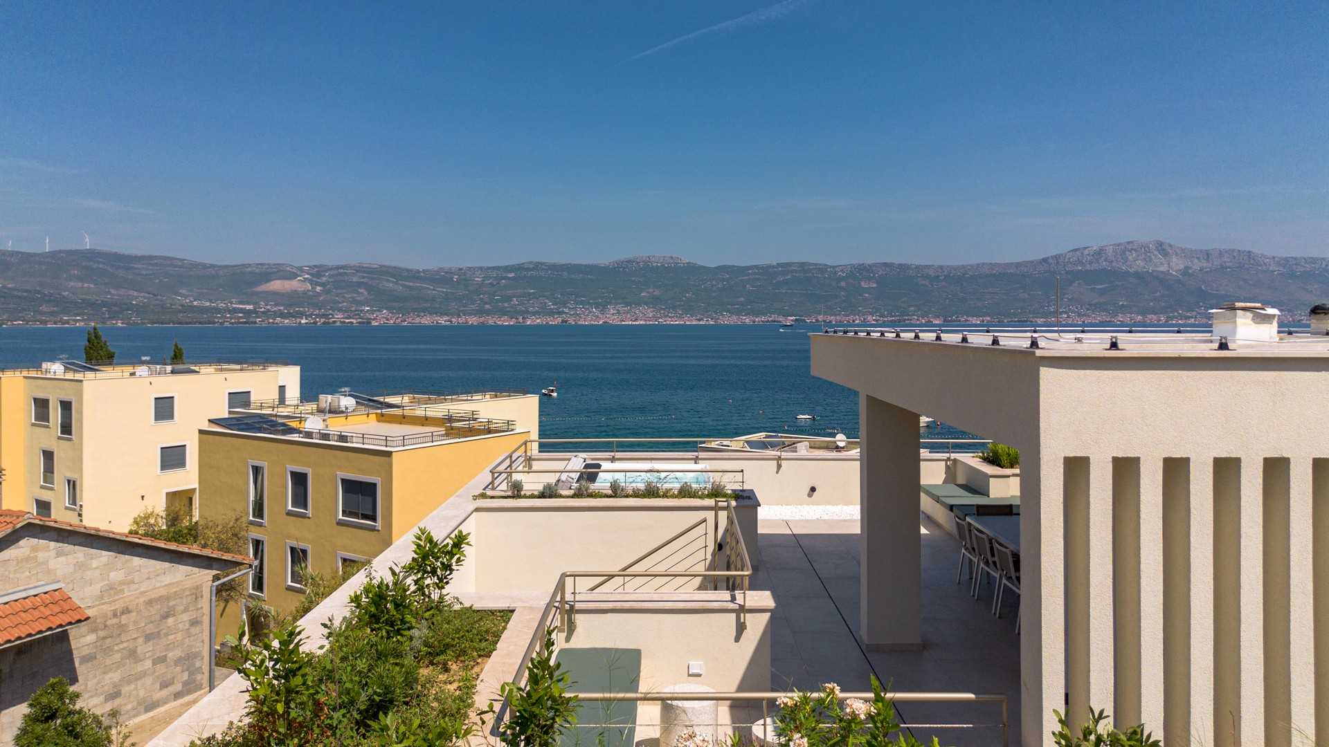 Luxury beachside villa Aqua with pool