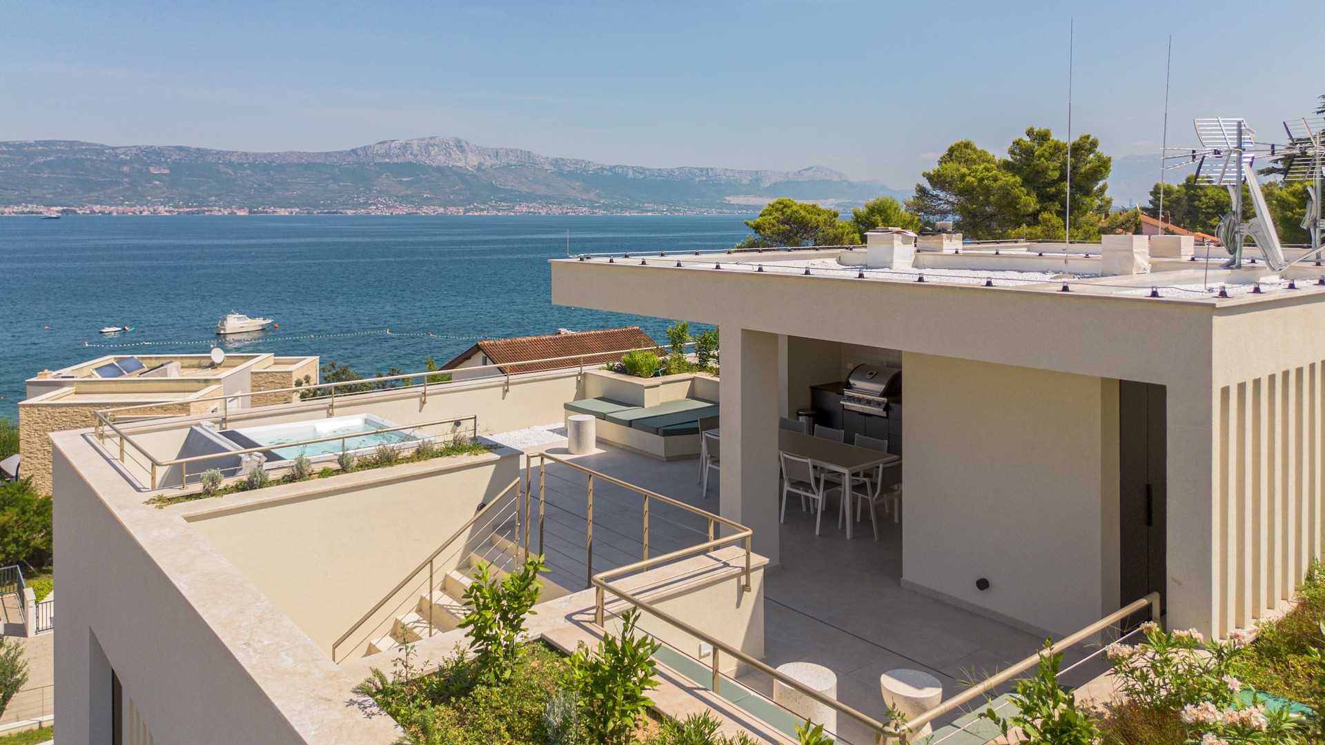 Luxury beachside villa Aqua with pool