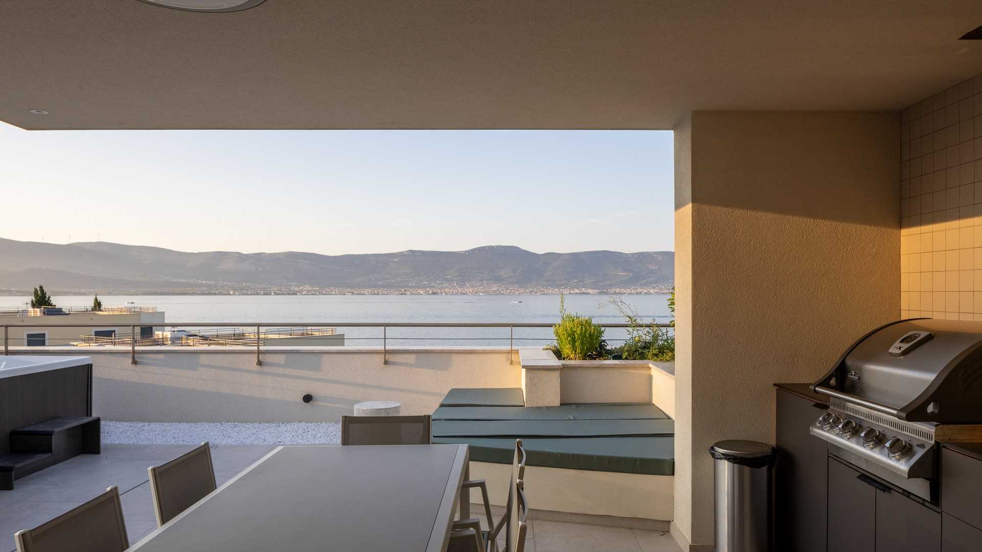 Luxury beachside villa Aqua with pool