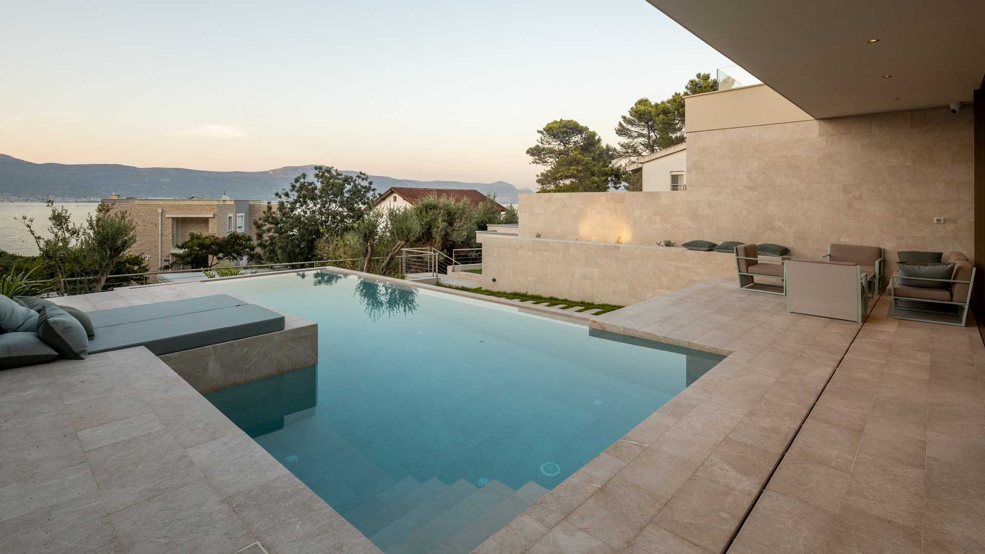 Luxury beachside villa Aqua with pool