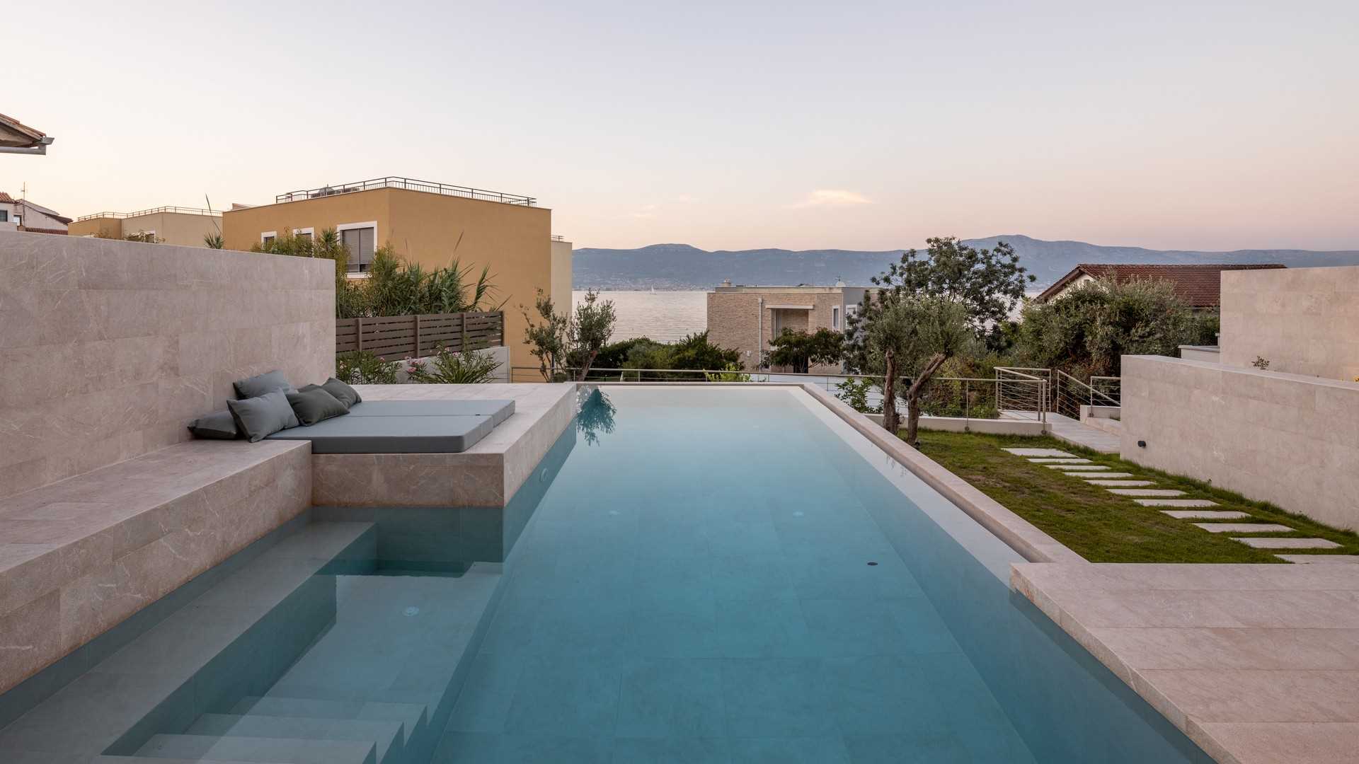 Luxury beachside villa Aqua with pool
