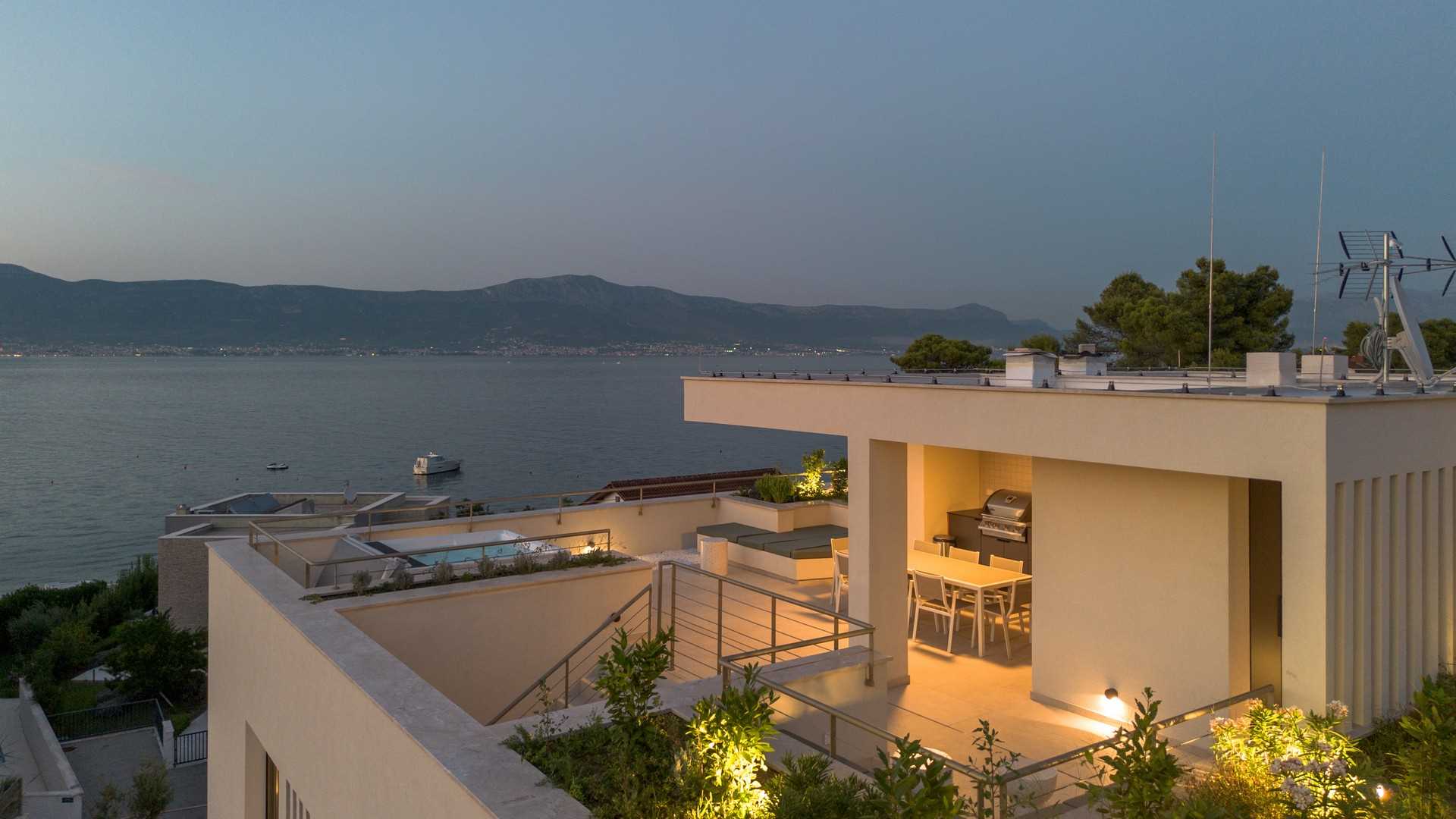 Luxury beachside villa Aqua with pool