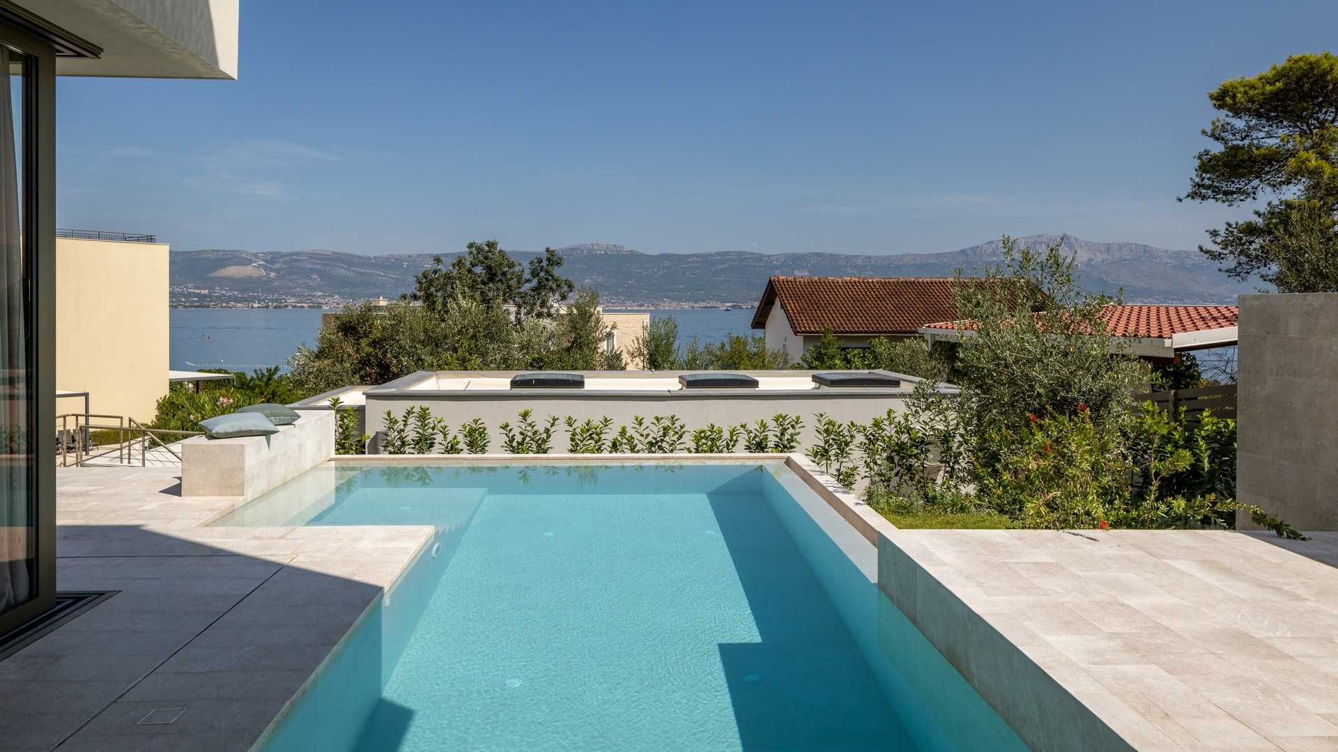 Modern beachside Villa Terra with pool