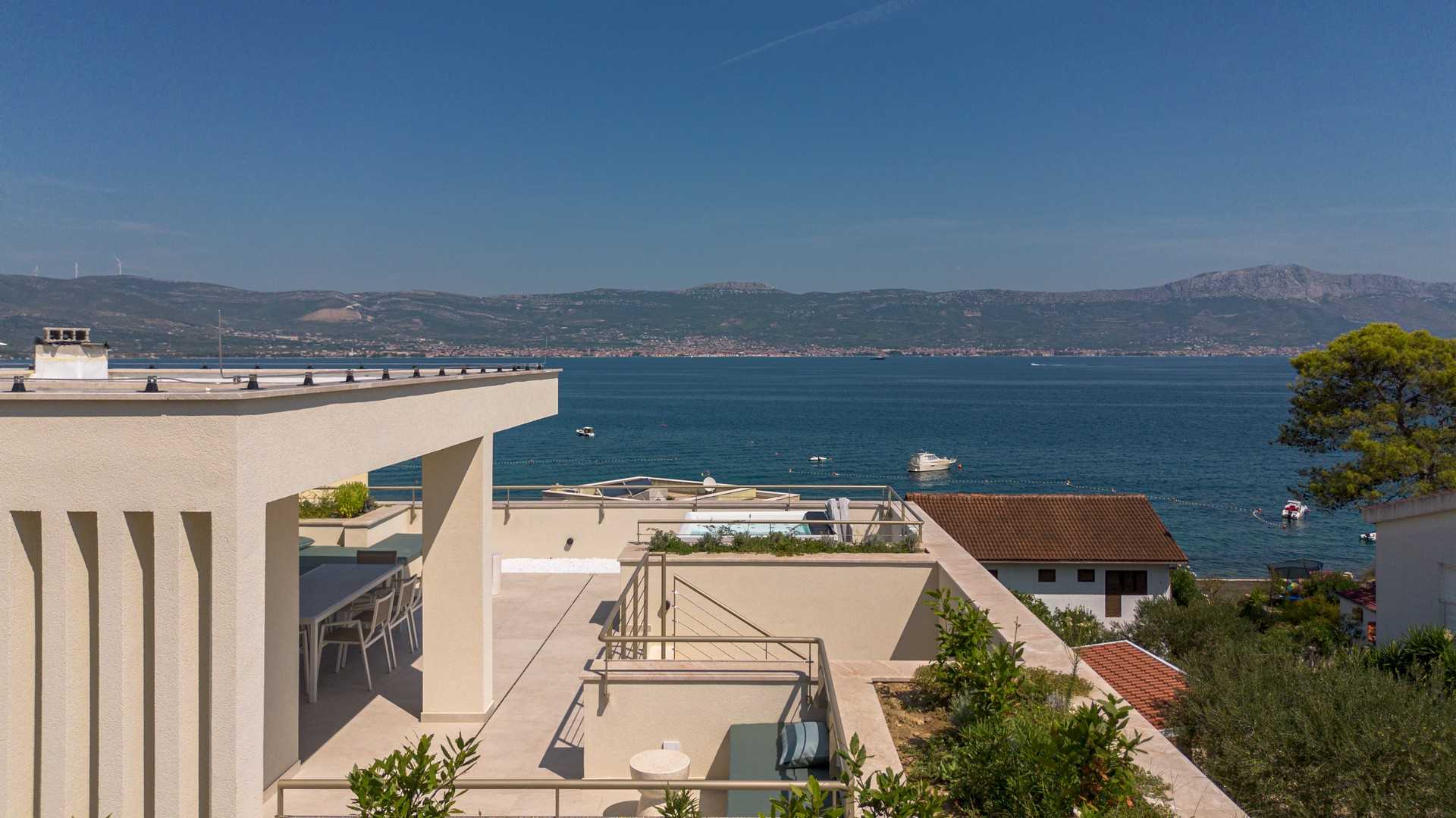 Modern beachside Villa Terra with pool
